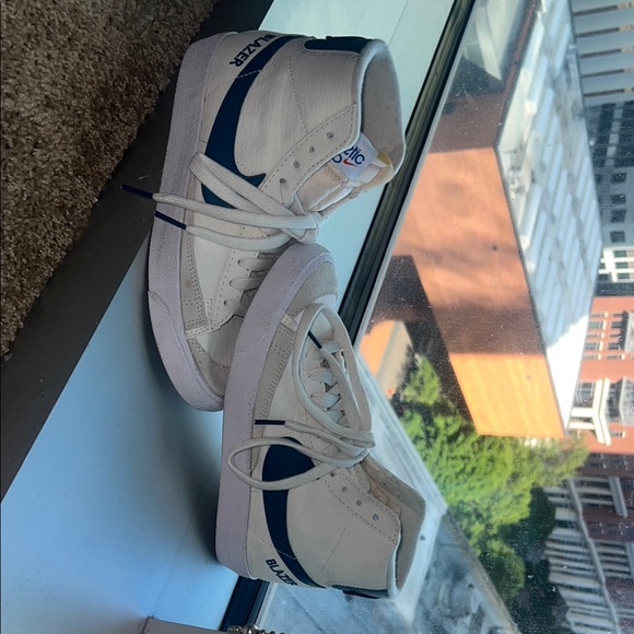 Nike Blazer Mid White and Blue Sneakers size 5.5 - Picture 1 of 4